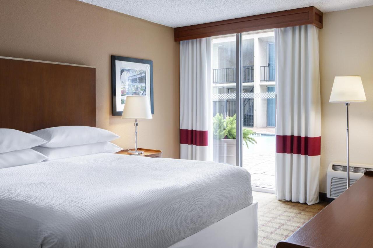 Four Points By Sheraton Houston Citycentre Exterior photo
