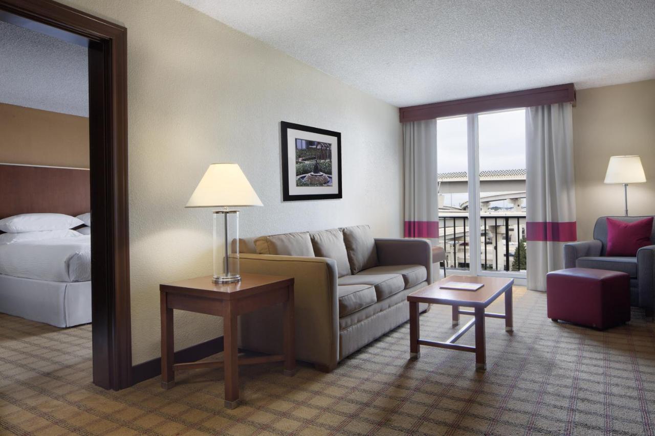 Four Points By Sheraton Houston Citycentre Exterior photo